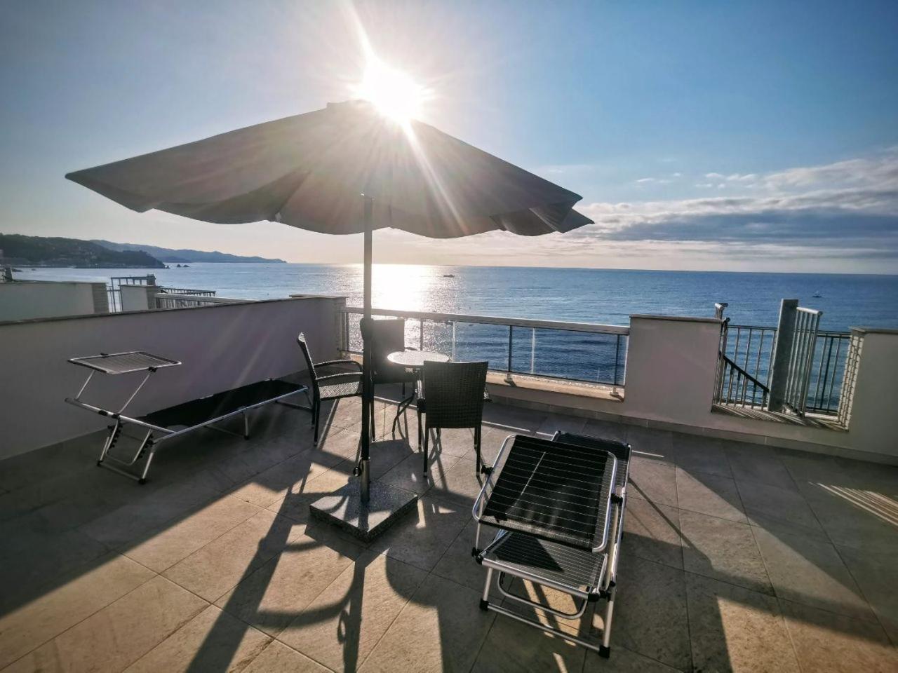 Seafront Apartment In Blanes Exterior foto